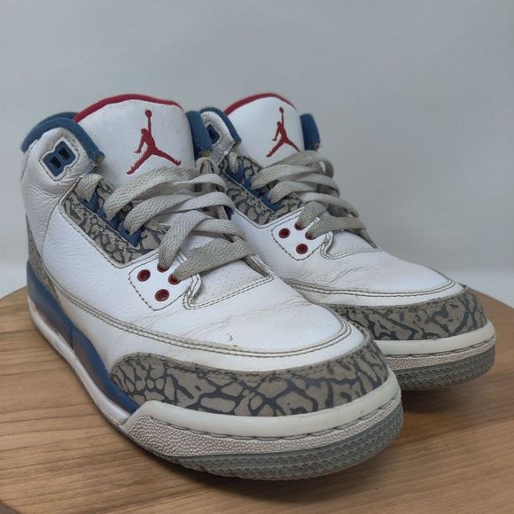 Nike Air Jordan 3 Retro GS- Womens- Size 7- True Blue- [854261-106] - Picture 2 of 12